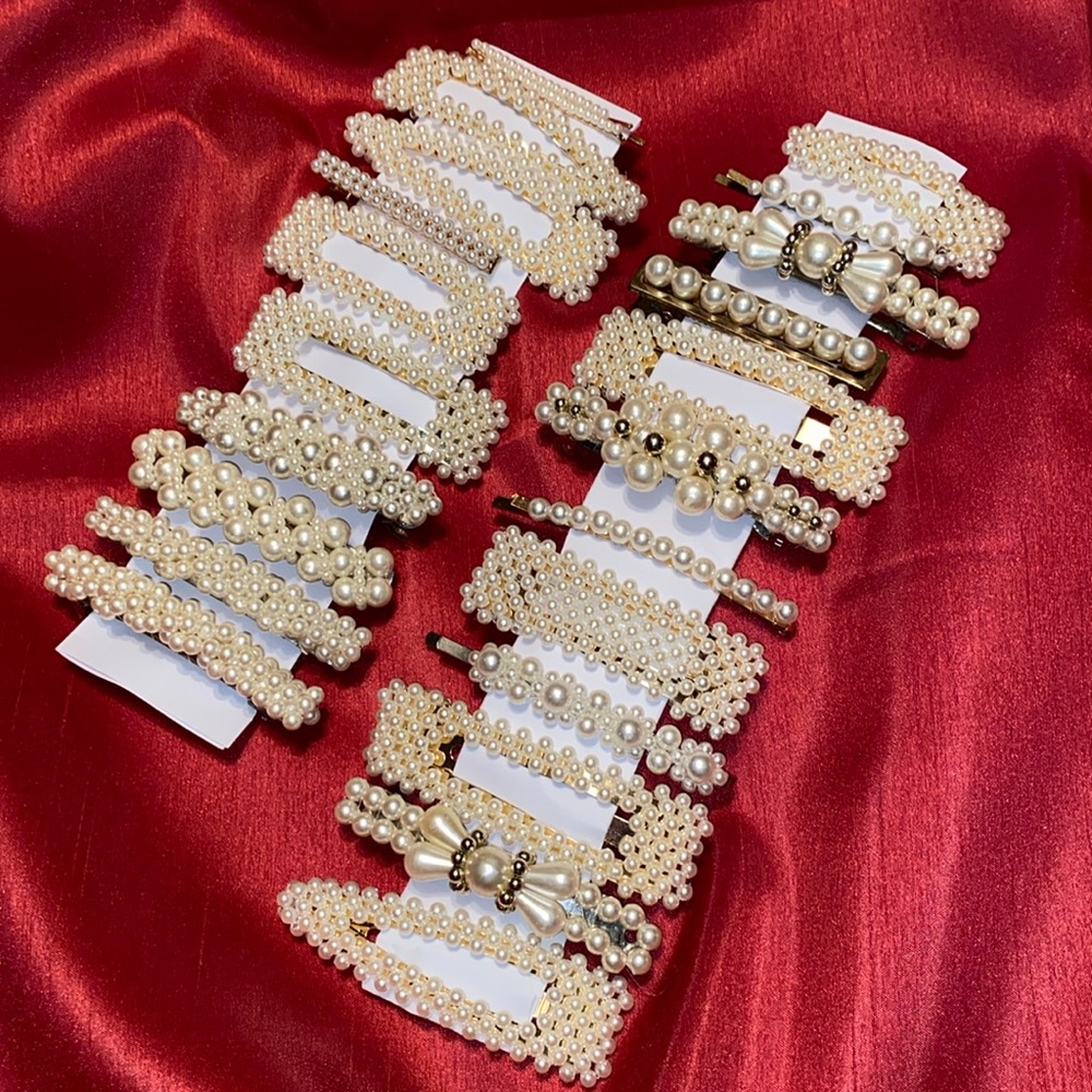 23 piece Pearl bundle EUC